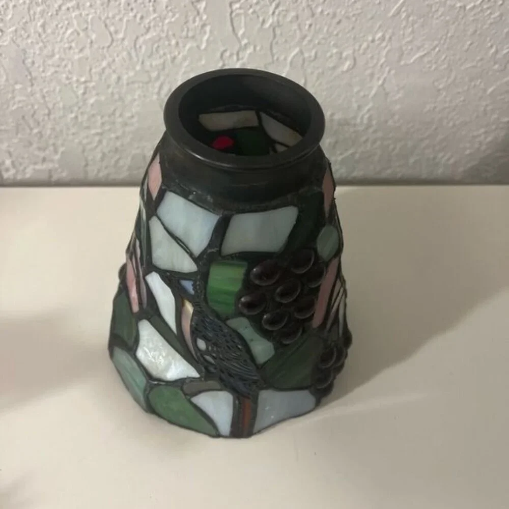 Vintage Tiffany Stained Glass pendant Lamp Shade Bird /berries/flower